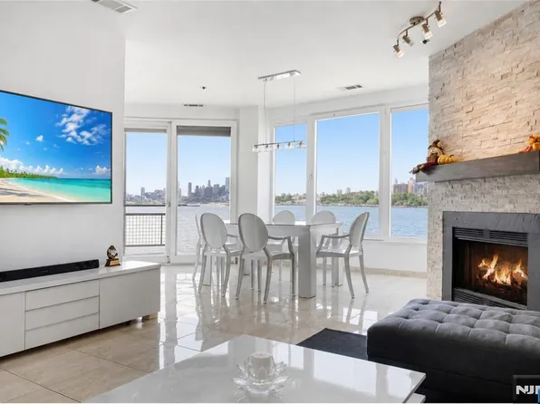 600 Harbor Blvd Unit 928, Weehawken, NJ 07086