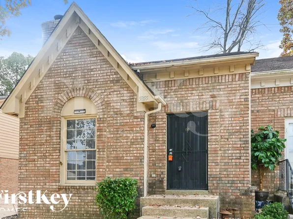 5855 Plum Valley Dr, Memphis, TN 38141