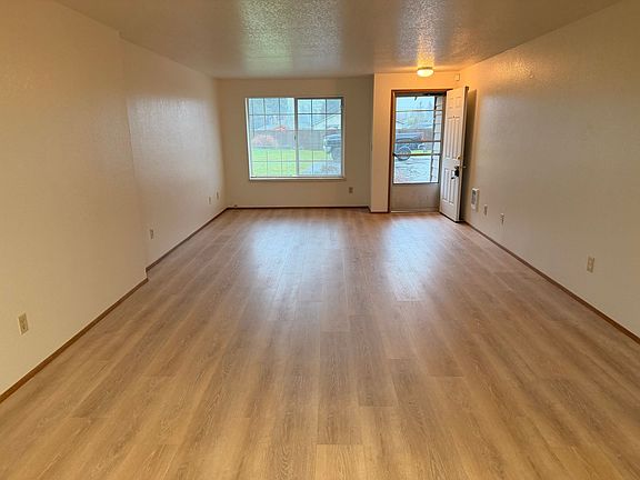 3rd image of 5230 138th St NE #1