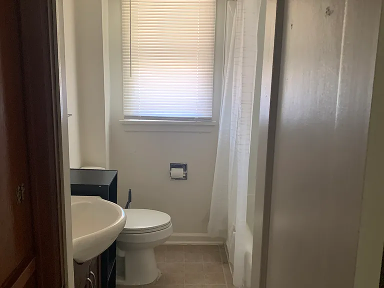 335 Gooding St N #9 — Photo 8