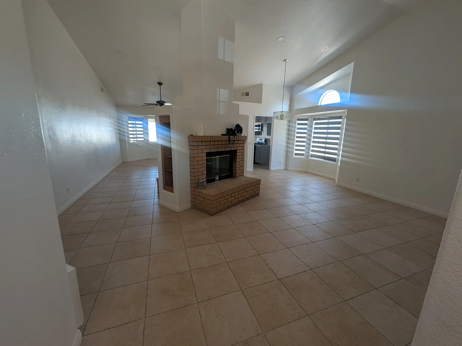 4 bed, 1658 sqft, $2,600 — Photo 4