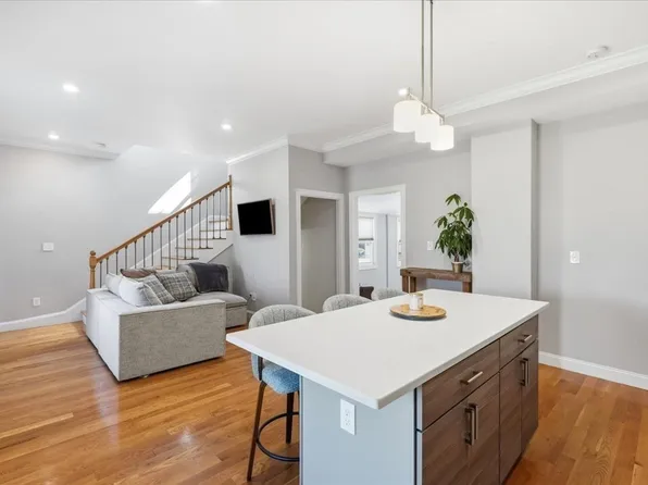 189 Shirley St Unit 2, Winthrop, MA 02152