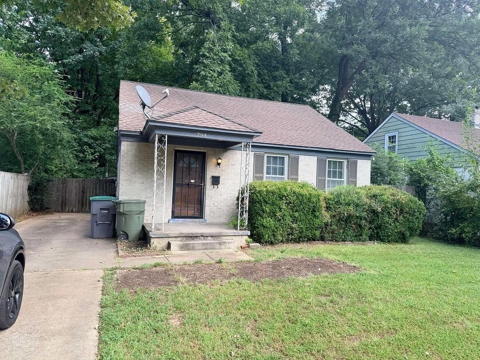 2 bed, 1.0 bath, $1,150 — Photo 2