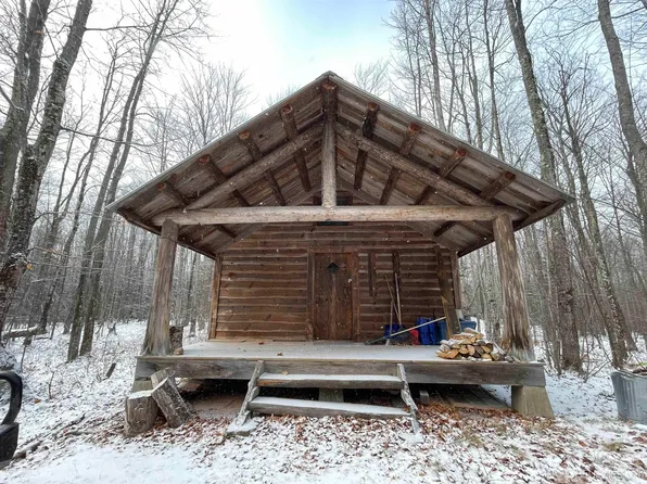 160 Acre Trl, Marquette, MI 49855