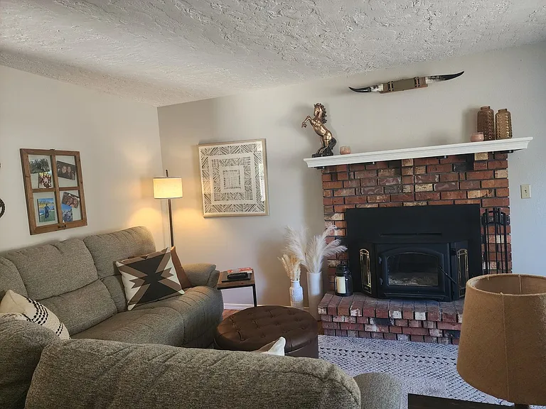 3512 E Vittoria Way — Photo 5