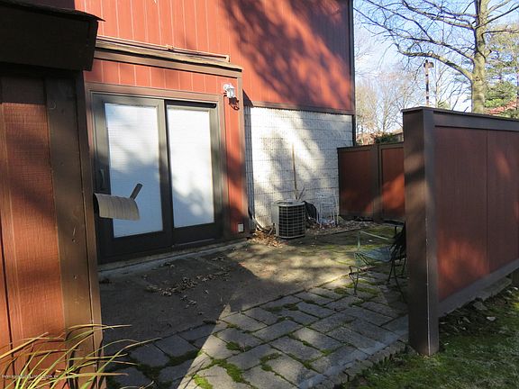 4th image of 29 Belmar Dr W