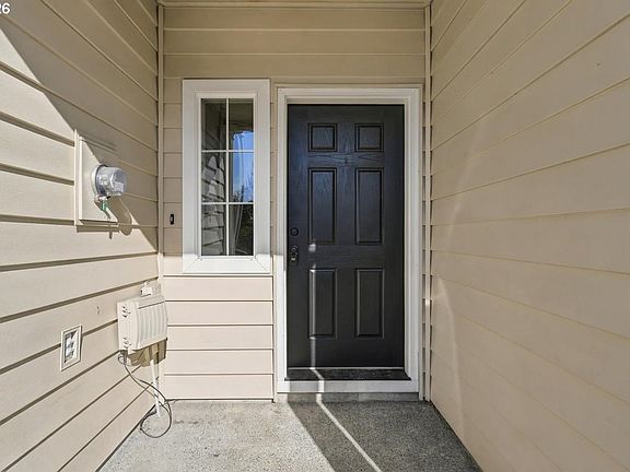 3rd image of 2312 NE 80th St
