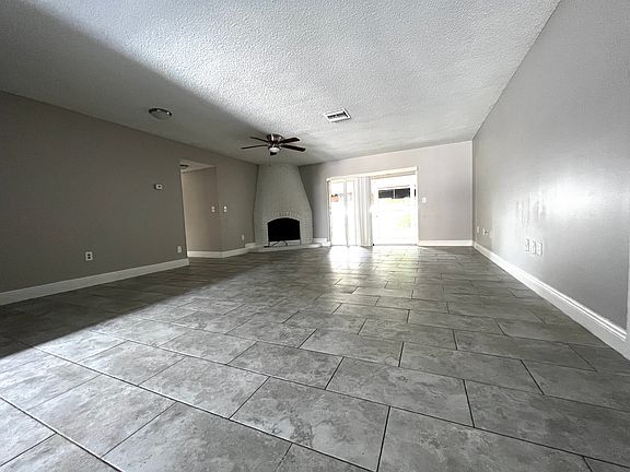 4th image of 1818 East Dr #1818