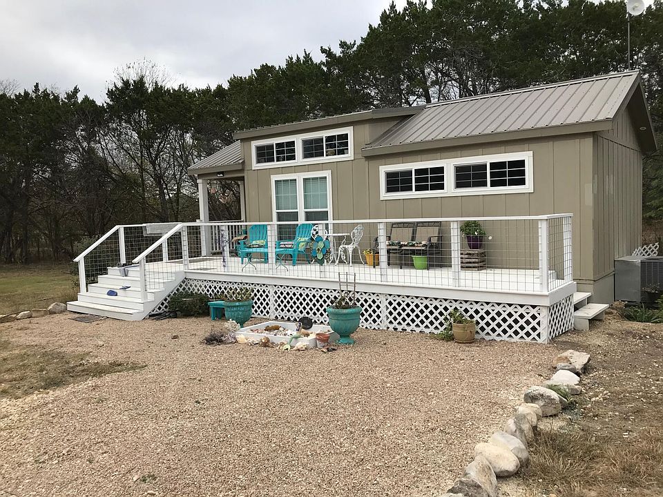 Sweet tiny home in the Hill Country.