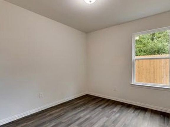 5th image of 3127 Golden Ave