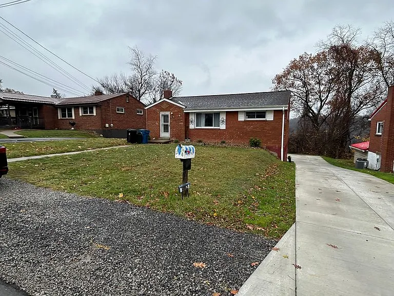 506 Crescent Boulevard Ext — Photo 6