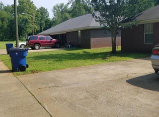 55 E 1st St APT 2B, Pontotoc, MS 38863
