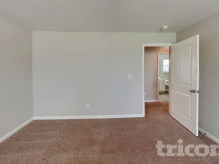 1048 Solomon Ln — Photo 10
