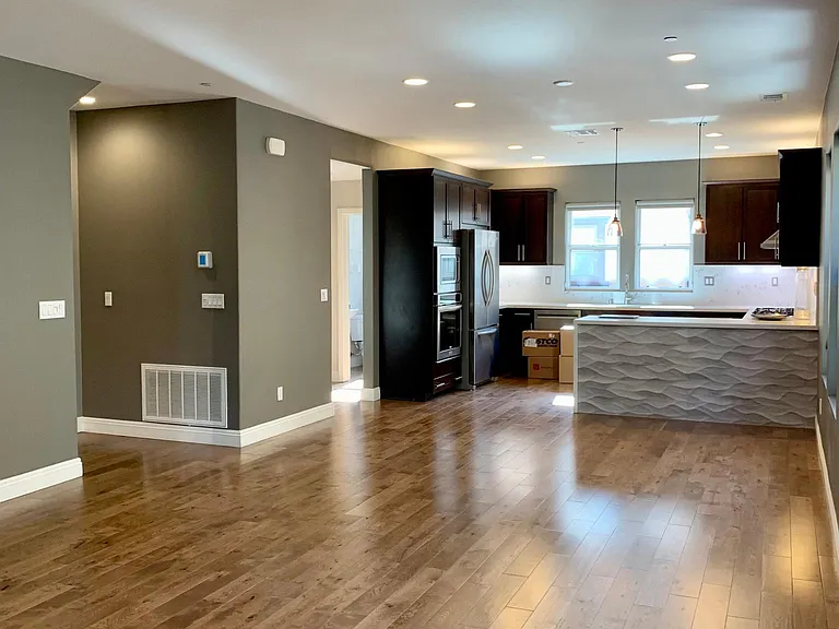 656 W Huntington Dr #B-1 — Photo 4