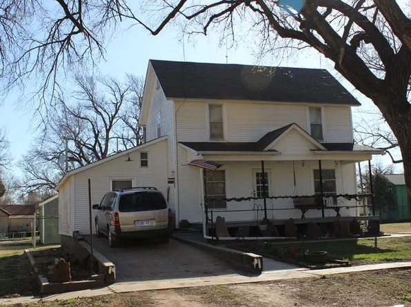 615 Hawkes St, Gypsum, KS 67448