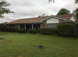 101 SE Dian St, Burleson, TX 76028