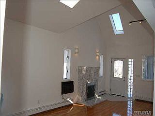 4th image of 105 Atlantic Ave