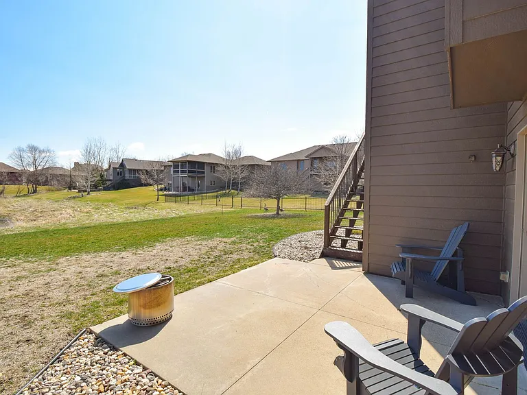 2204 S Silverthorne Ave — Photo 64