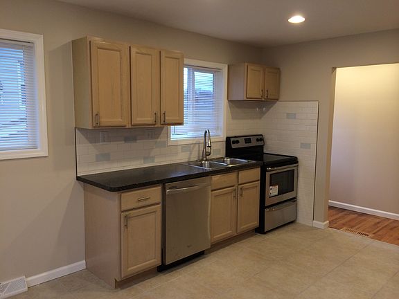 5th image of 3566 Royal Ave