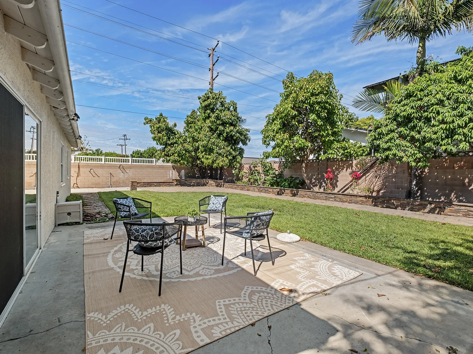 3 bed, 1136 sqft, $8,000 — Photo 4