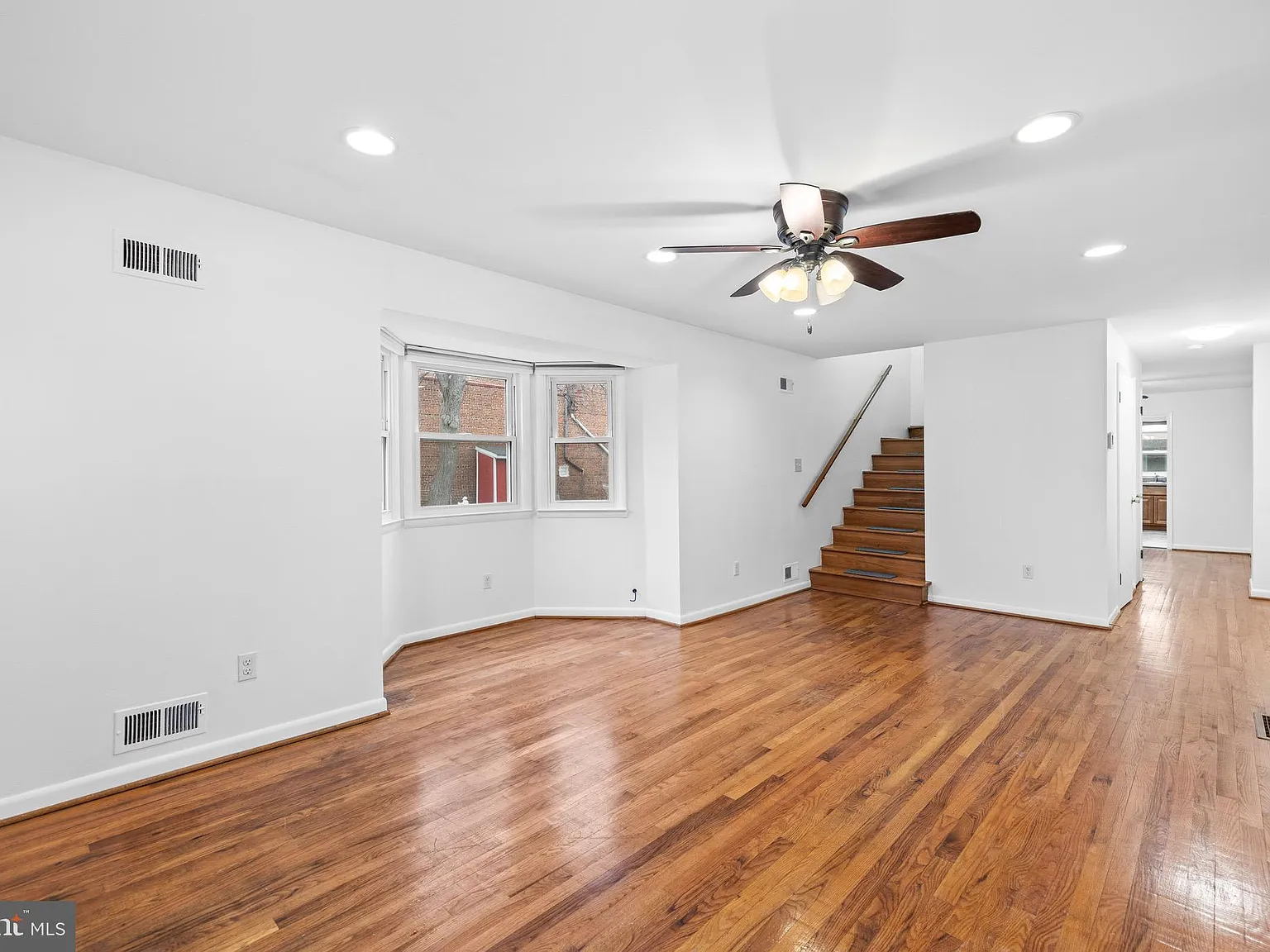 3 bed, 1.5 bath, 1448 sqft, $2,800 — Photo 3