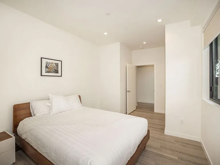 1285 El Camino Real — Photo 15