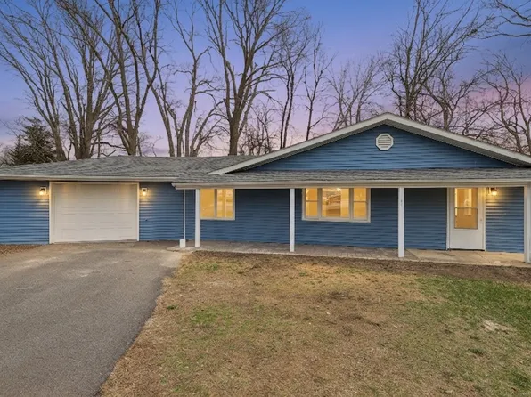 1624 Chicago St, Dixon, IL 61021