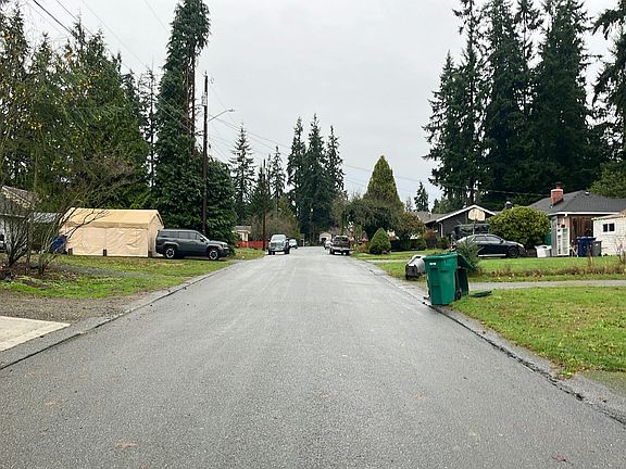 5th image of 22907 59th Ave W