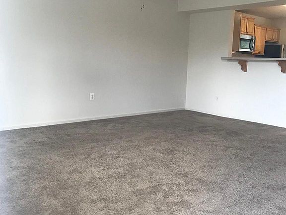 2nd image of 415 Independence Dr