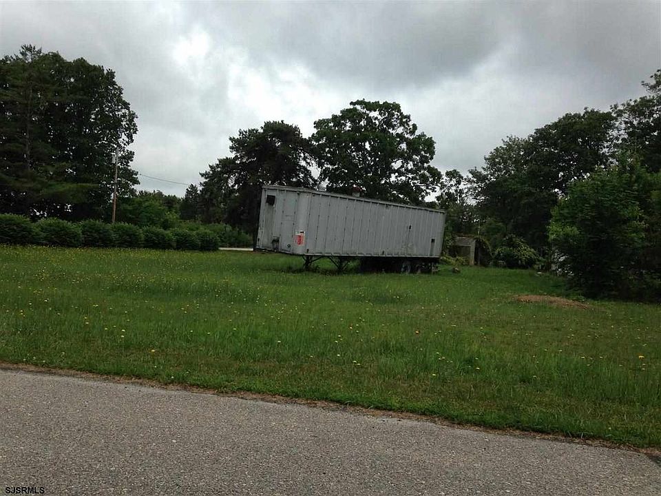 1st image of 904 Grube Ave