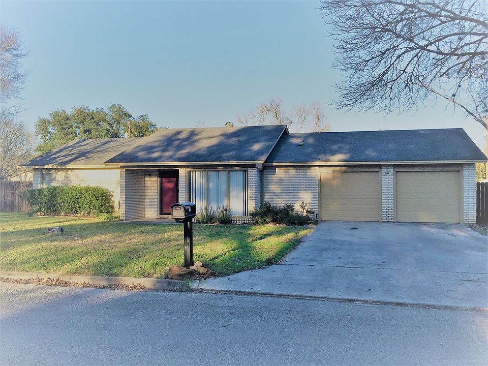 1st image of 409 Elmwood Dr
