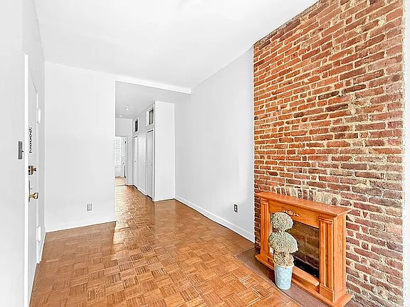 3rd image of 265 Saint James Pl APT 2
