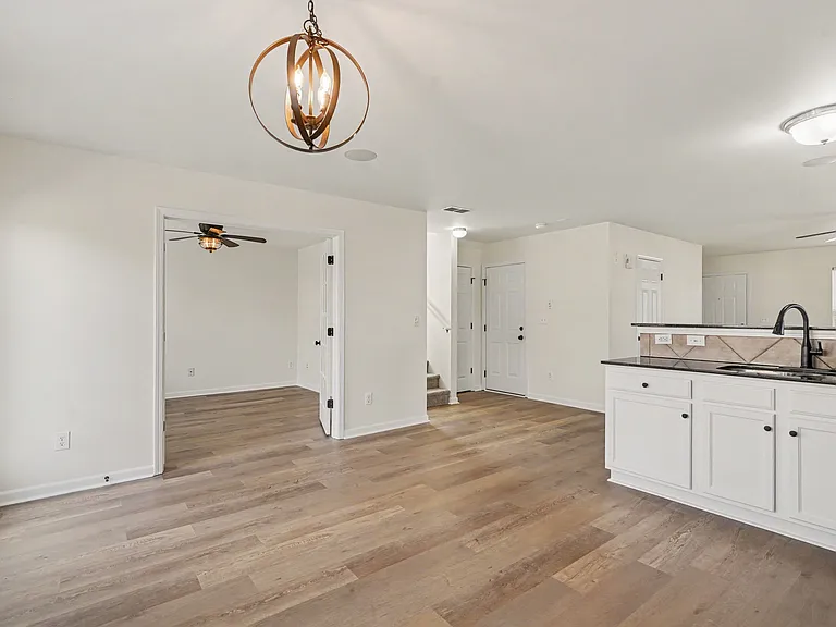 201 Buckboard Ln — Photo 7