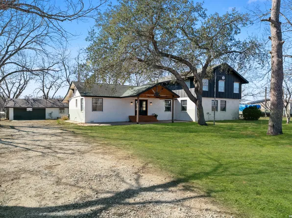15285 skaggs, Atascosa, TX 78002