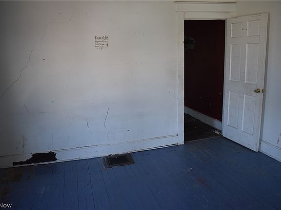 2nd image of 19 Halls Heights Ave