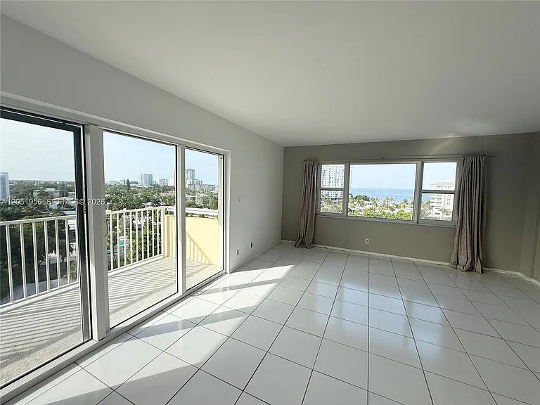 1200 Hibiscus Ave #902 — Photo 2
