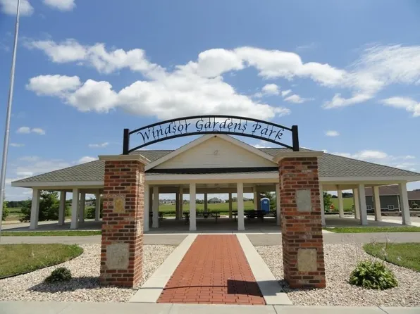 6644 Morning Dew Ln, Sun Prairie, WI 53590