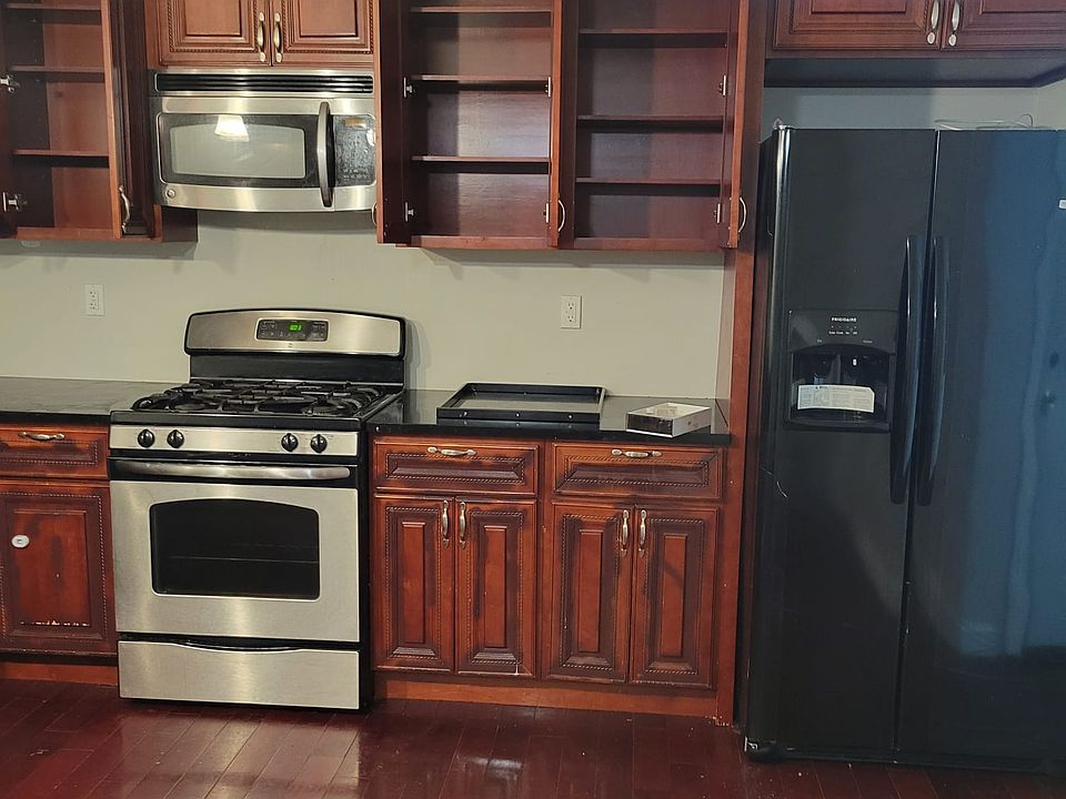 1st image of 17 S 7th Ave Floor 1