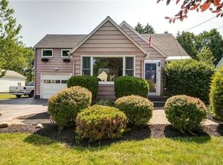15 Wellington Rd, North Syracuse, NY 13212