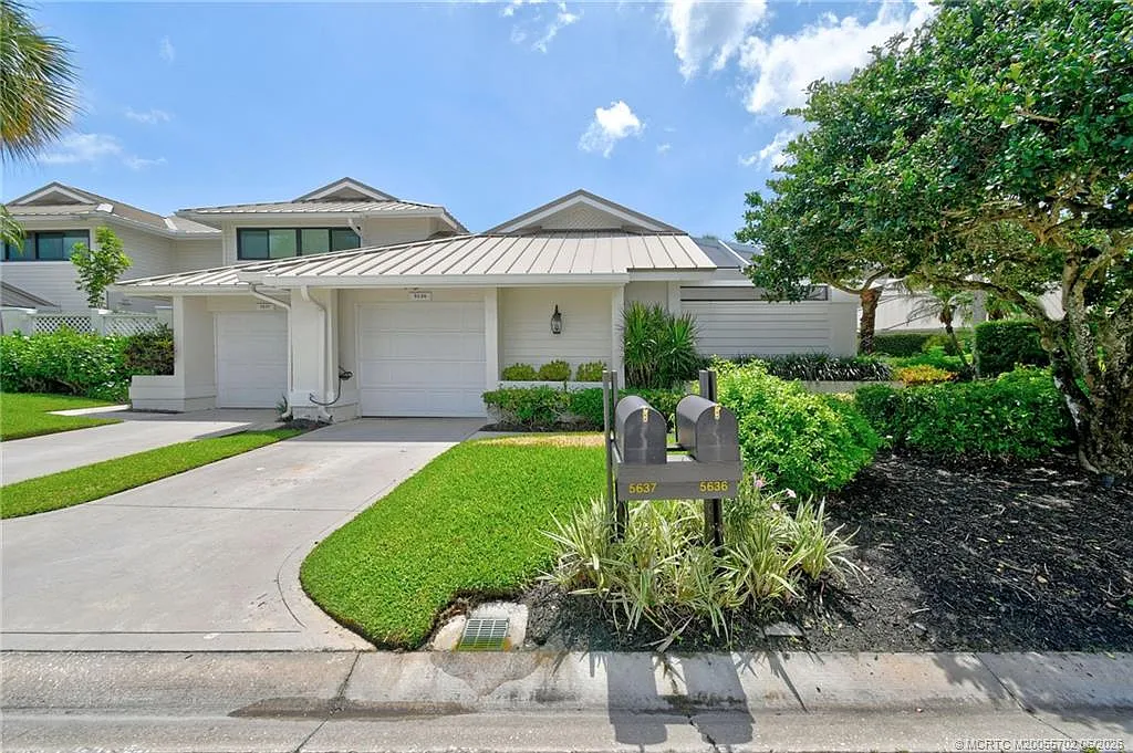 2 bed, 2.0 bath, 1598 sqft, $9,000 — Photo 3