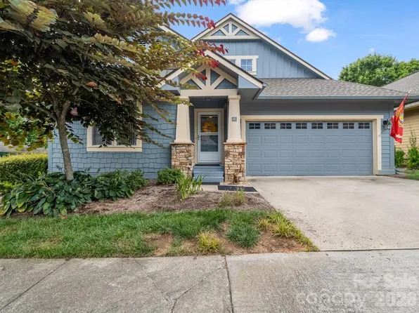 27 Gray Wolf Ln, Hendersonville, NC 28792