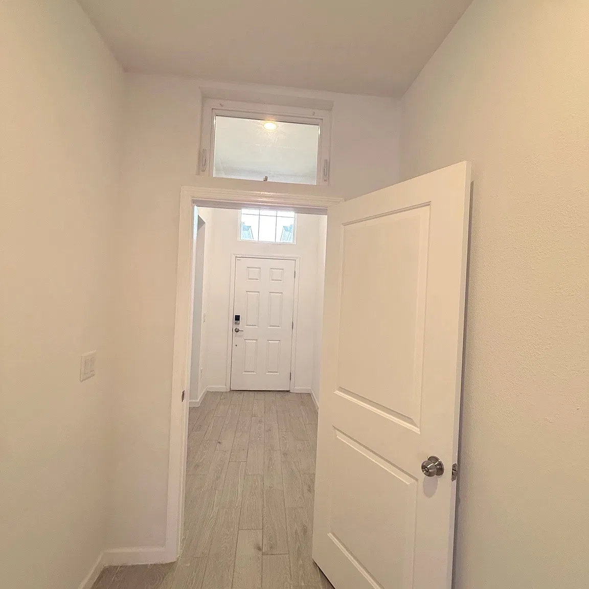 4 bed, 2028 sqft, $2,400 — Photo 3