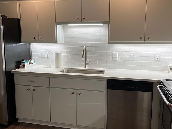 Another view of kitchen