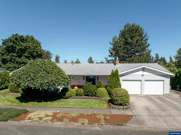 492 N Larch Ave, Stayton, OR 97383