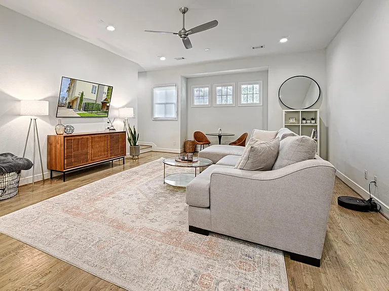 5089 Gaston Ave — Photo 6