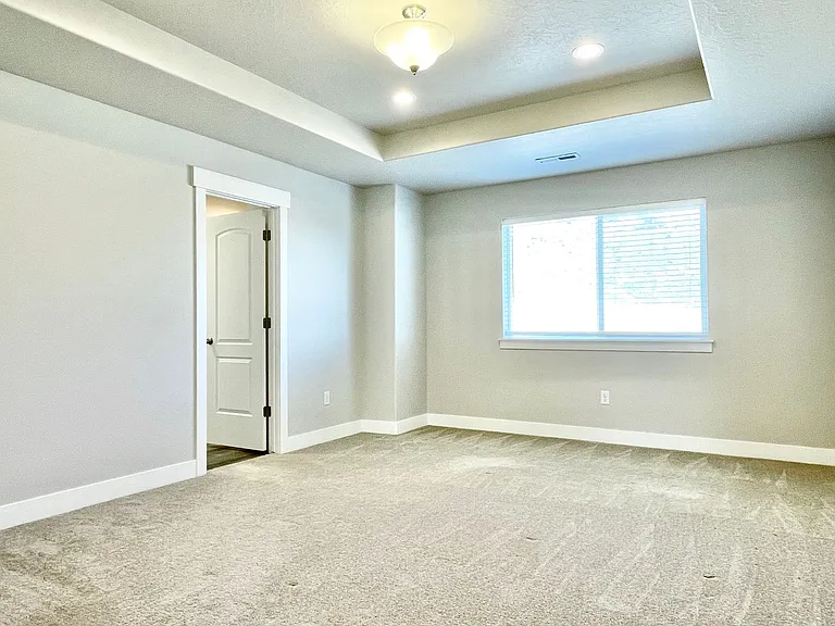 446 N Hillview Dr — Photo 27