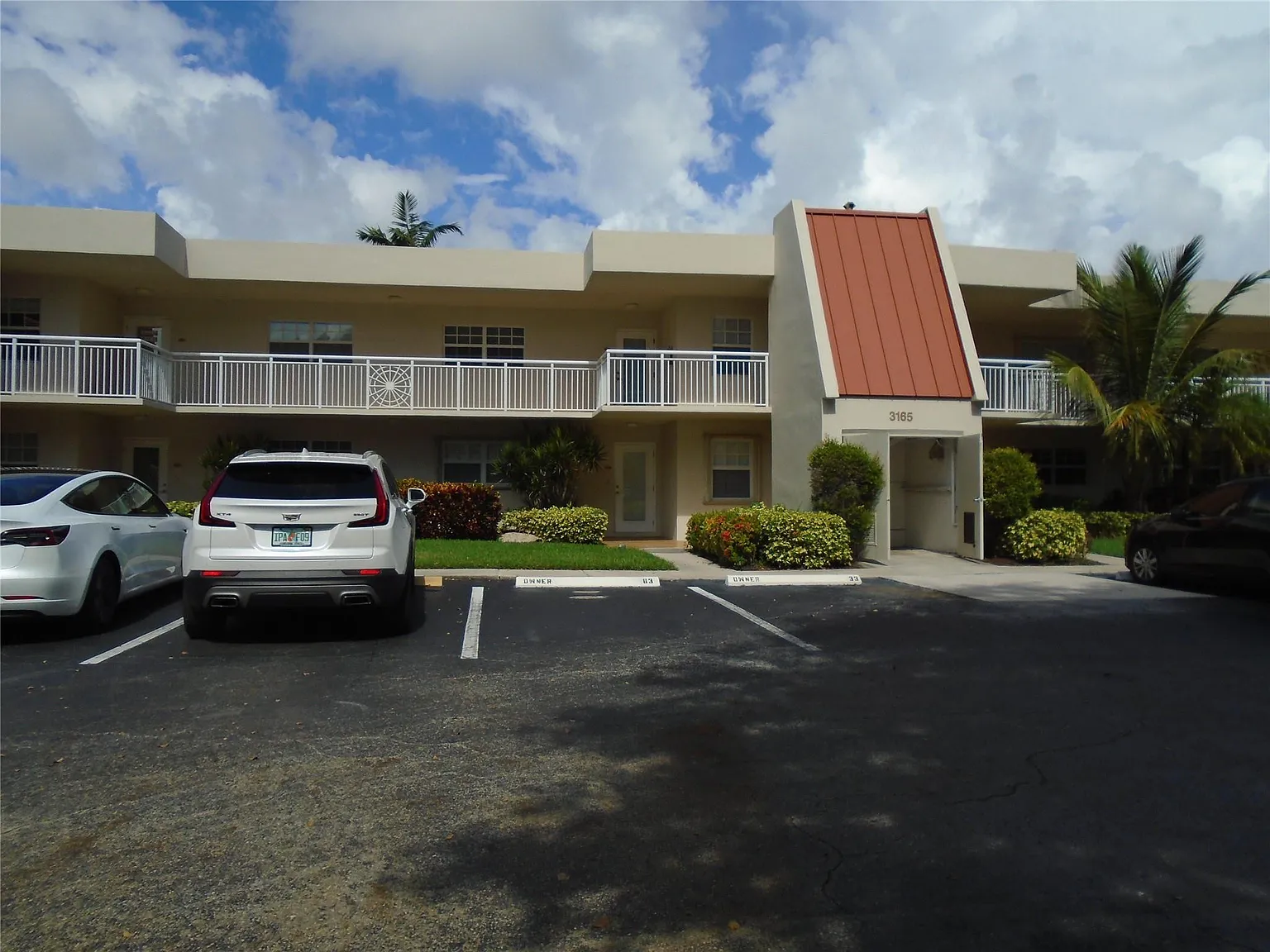 2 bed, 2.0 bath, 1056 sqft, $2,100 — Photo 3