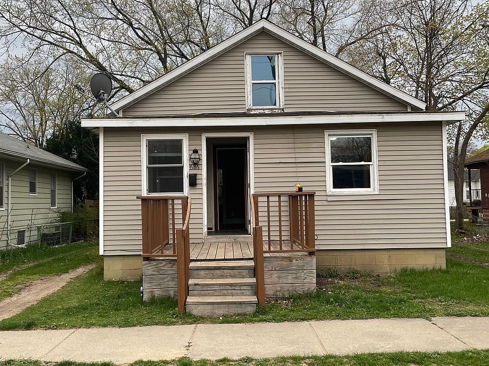 1st image of 686 McAllister Ave