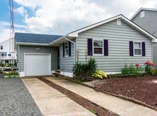 948 Meadow Lark Dr, Lanoka Harbor, NJ 08734