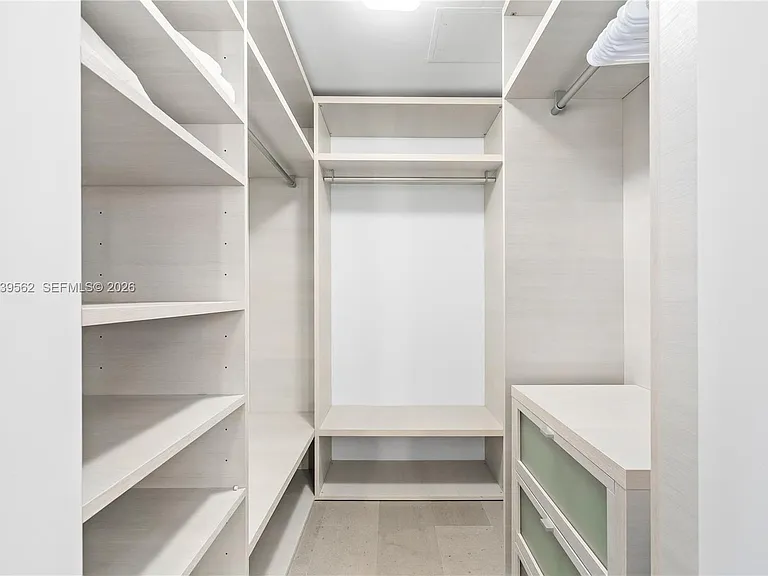 88 SW 7th St #1006 — Photo 16